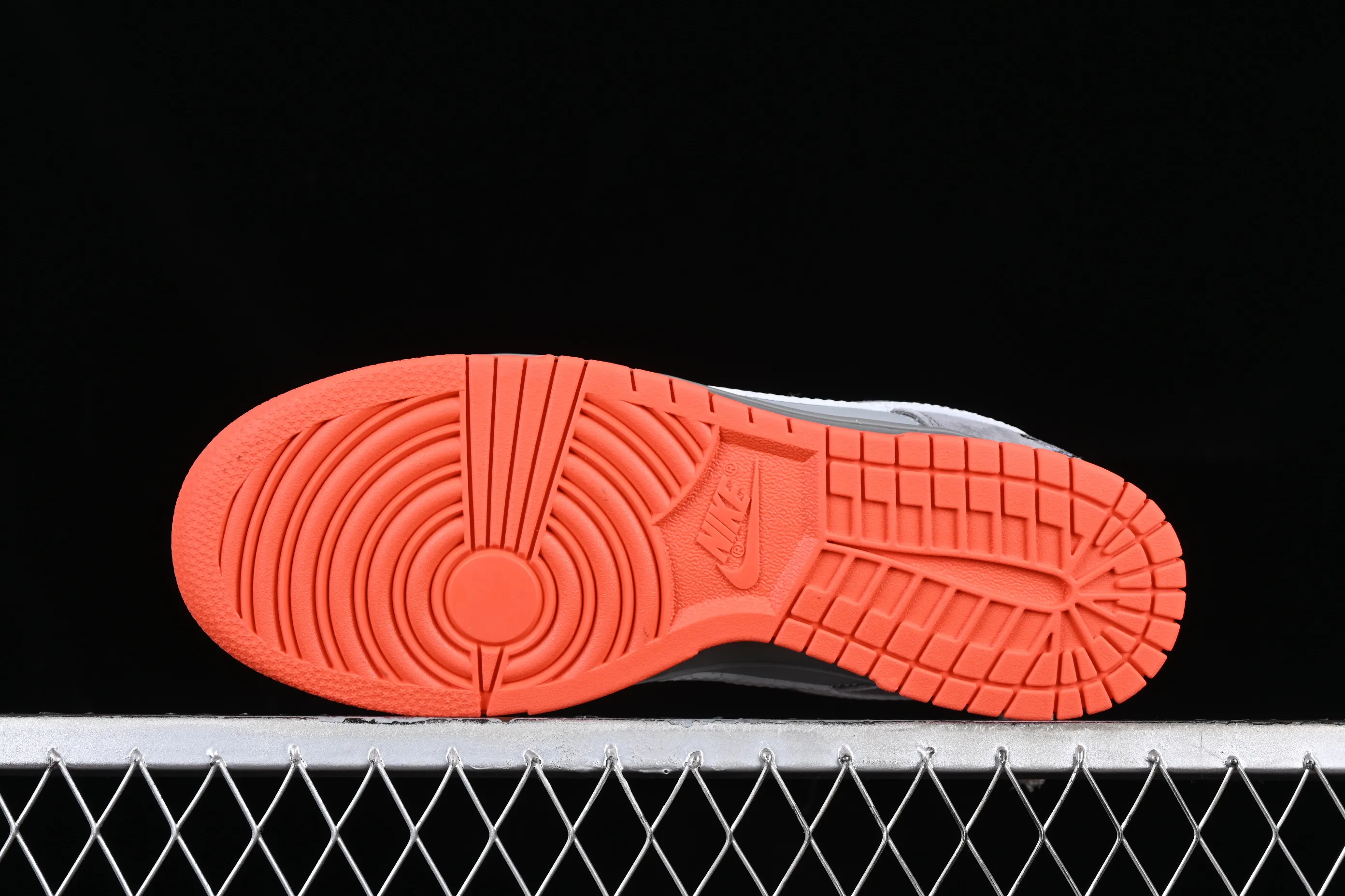 All Categories Nk SB Dunk Series Nk SB Dunk Low Low-top Sneakers Nk Dunk Sb New York Gray Peace Dove New York City Limited SB Low-top Casual Sneakers 304292-011